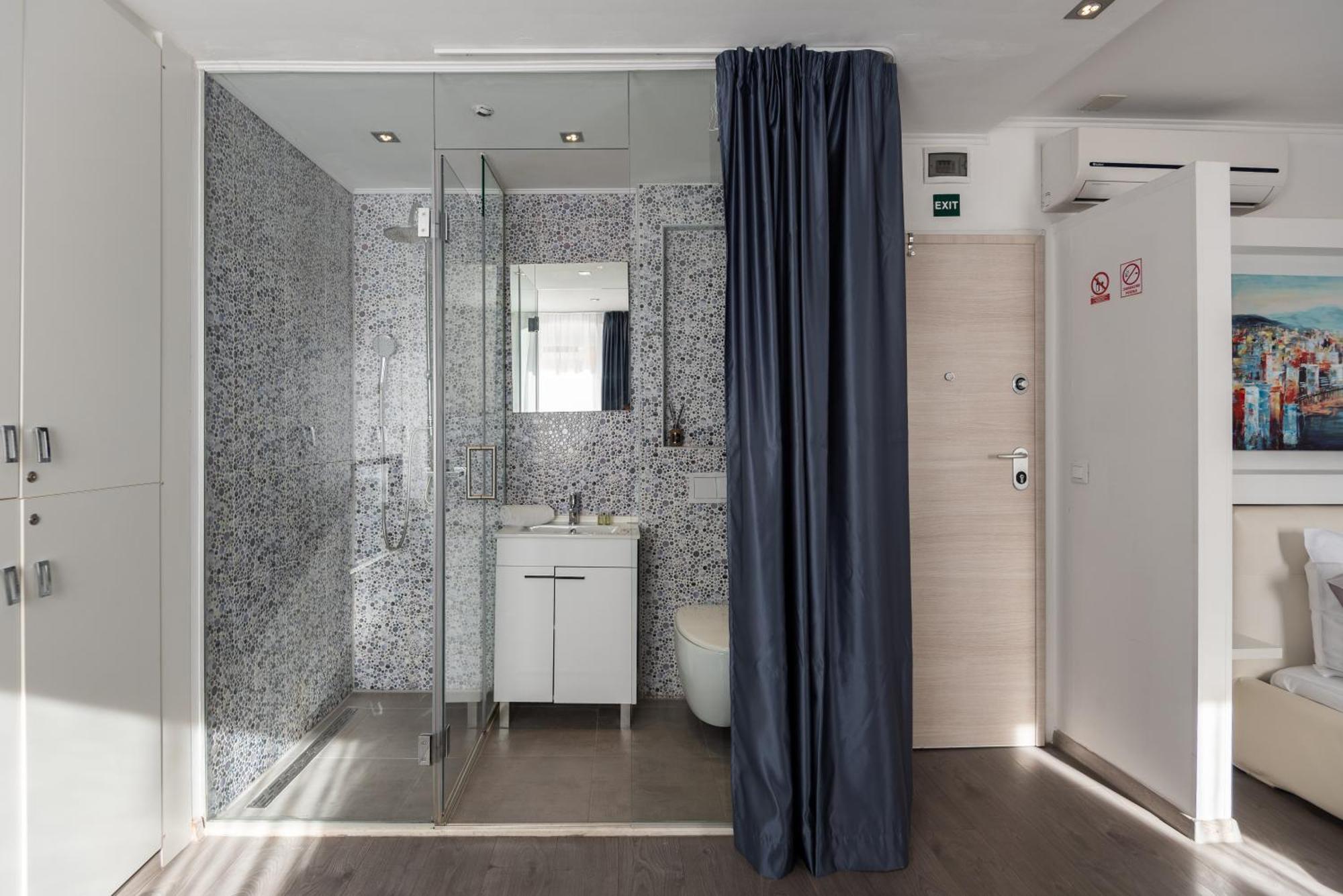 Rokos Superior Downtown - Comfortable With Private Bathrooms - Perfect Location For Exploring Diocletian's Palace And The Gastronomy Of Within Walking Distance Gjestgiverier Split
