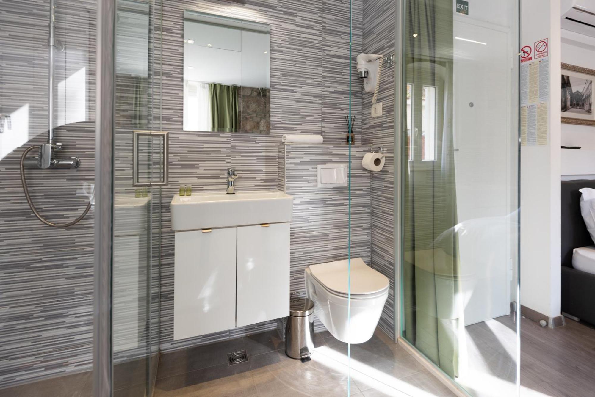 Rokos Superior Downtown - Comfortable With Private Bathrooms - Perfect Location For Exploring Diocletian's Palace And The Gastronomy Of Within Walking Distance Split